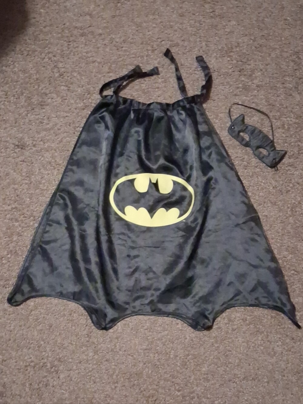 Batman Kids Black Cape with Mask - Yellow Emblem (2 Capes, 1 Mask)